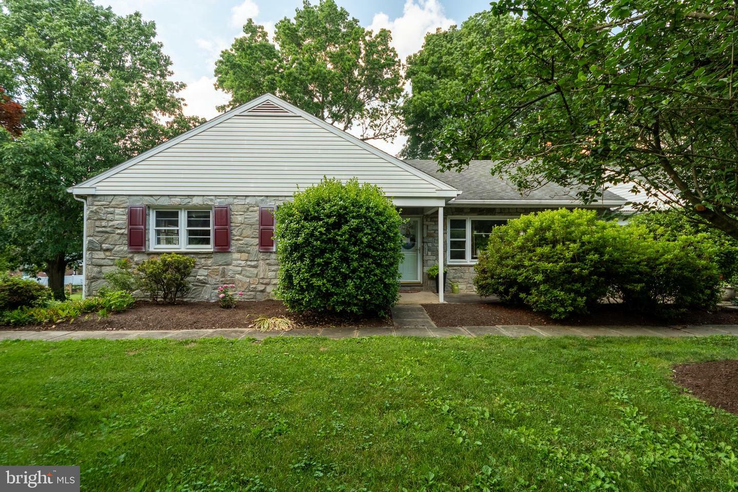 Property Photo:  2913 Marietta Avenue  PA 17601 