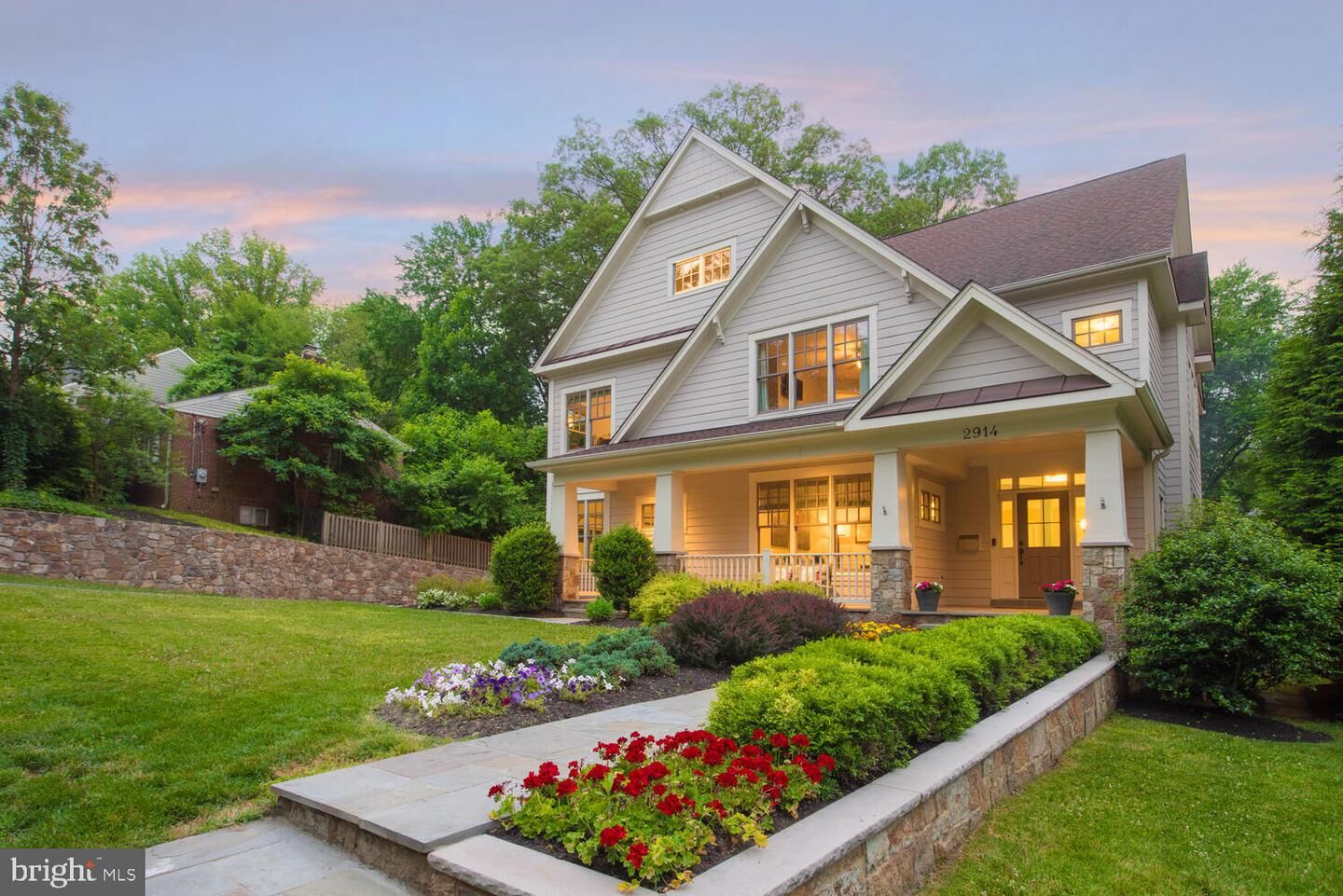 Property Photo:  2914 N Harrison Street  VA 22207 