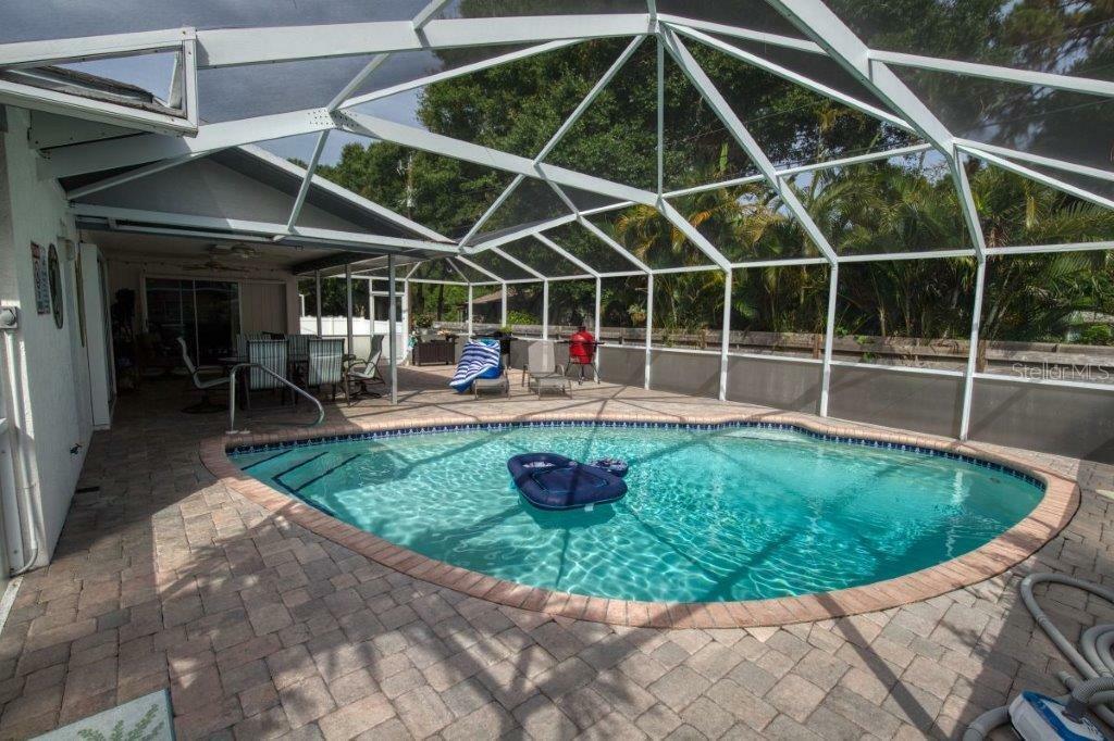 Property Photo:  430 Crane Road  FL 34293 