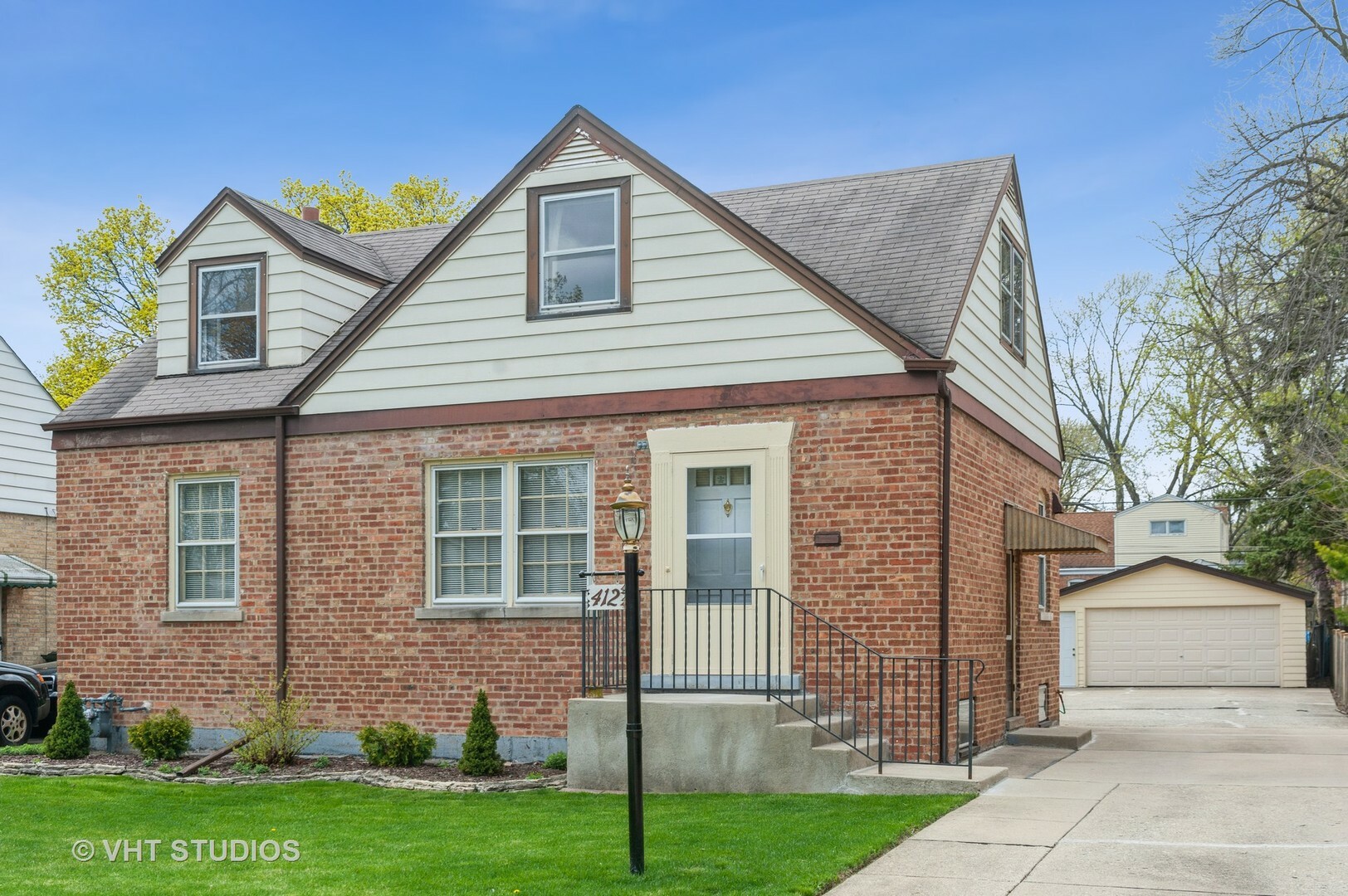 Property Photo: 412 N Elm Street IL 60056