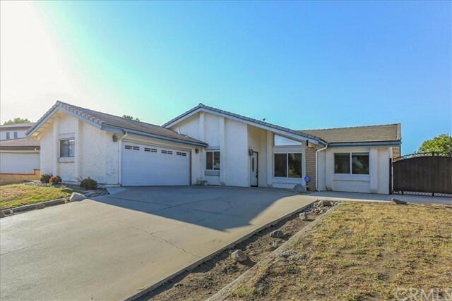 Property Photo:  1211 E Fesler Street  CA 93454 