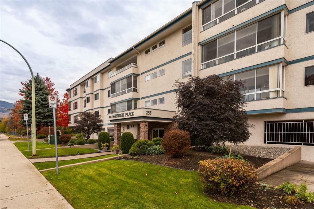 255 McIntosh Road 306  Kelowna BC V1X 2C5 photo
