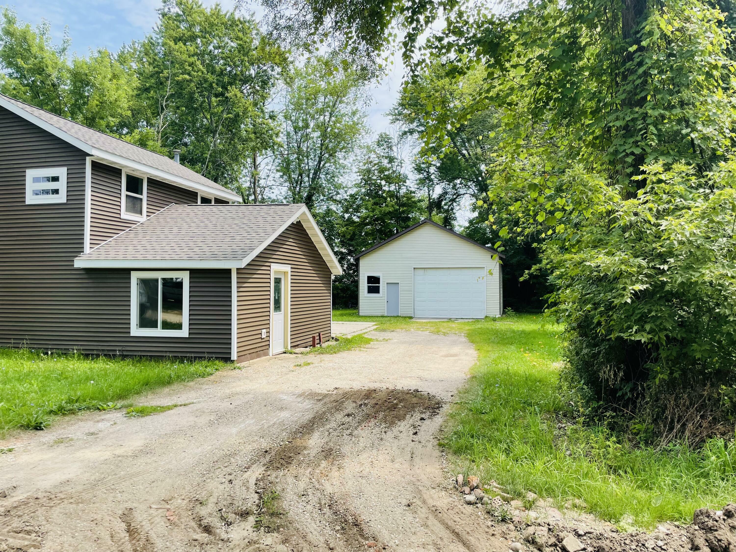 Property Photo:  315 S Maple Street  MI 49408 