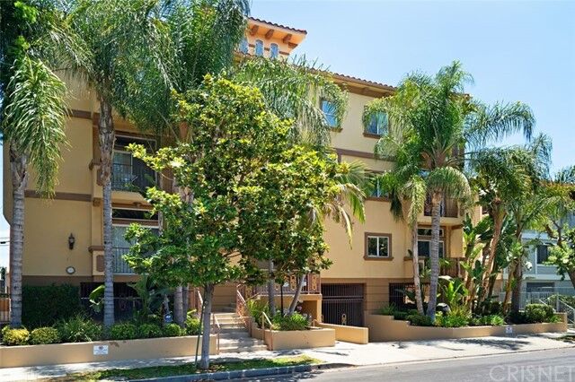 Property Photo:  4612 Vista Del Monte Avenue 10  CA 91403 
