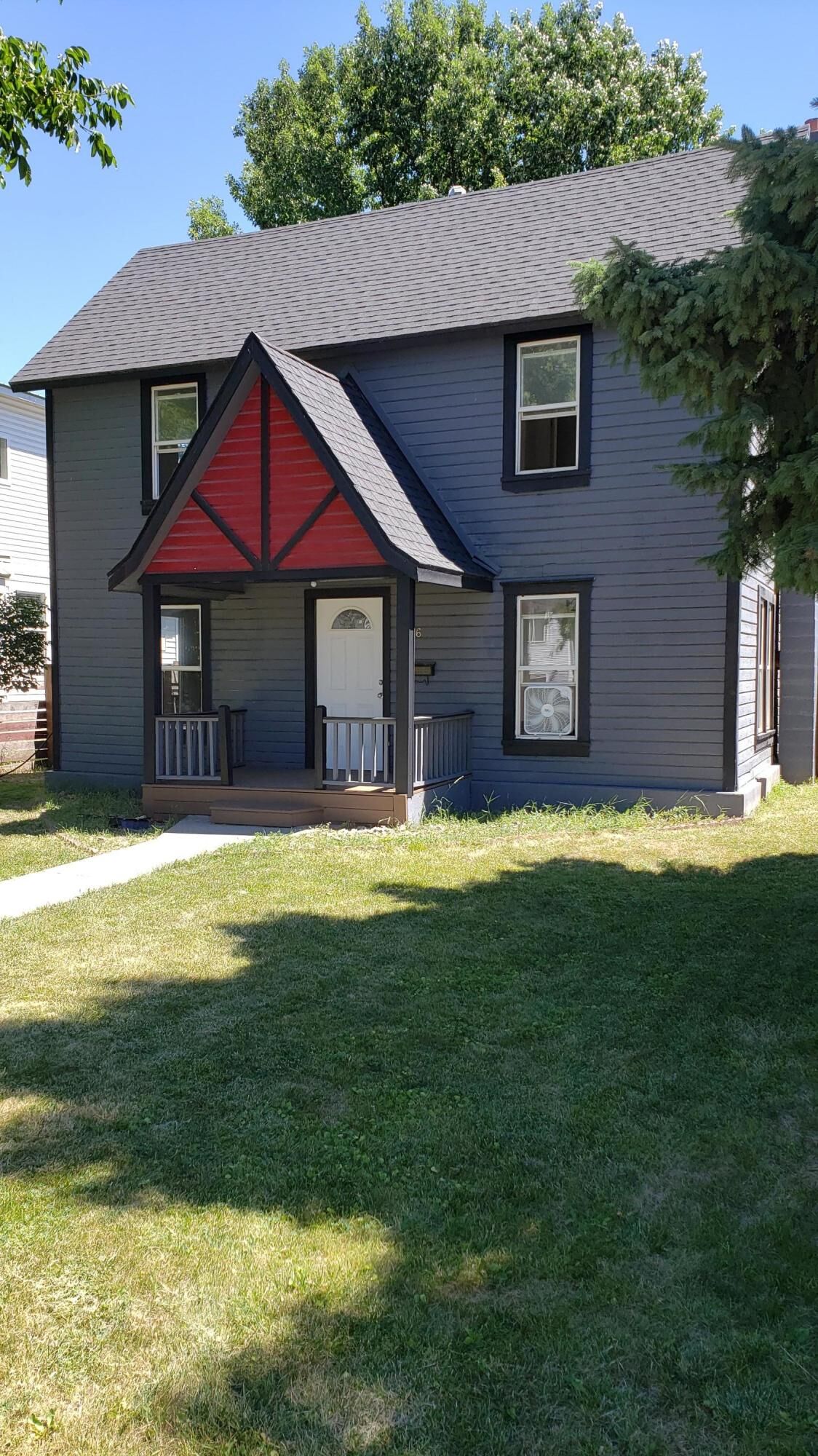 Property Photo:  246 N Elm St  WA 99114 