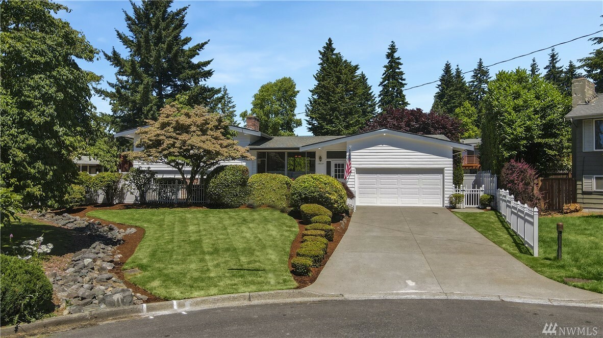 Property Photo:  14514 NE 3rd St  WA 98007 