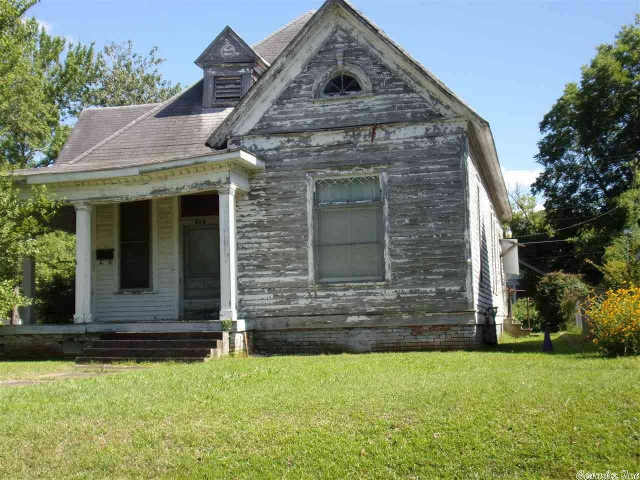 Property Photo:  604 W 2nd Avenue  AR 71601 