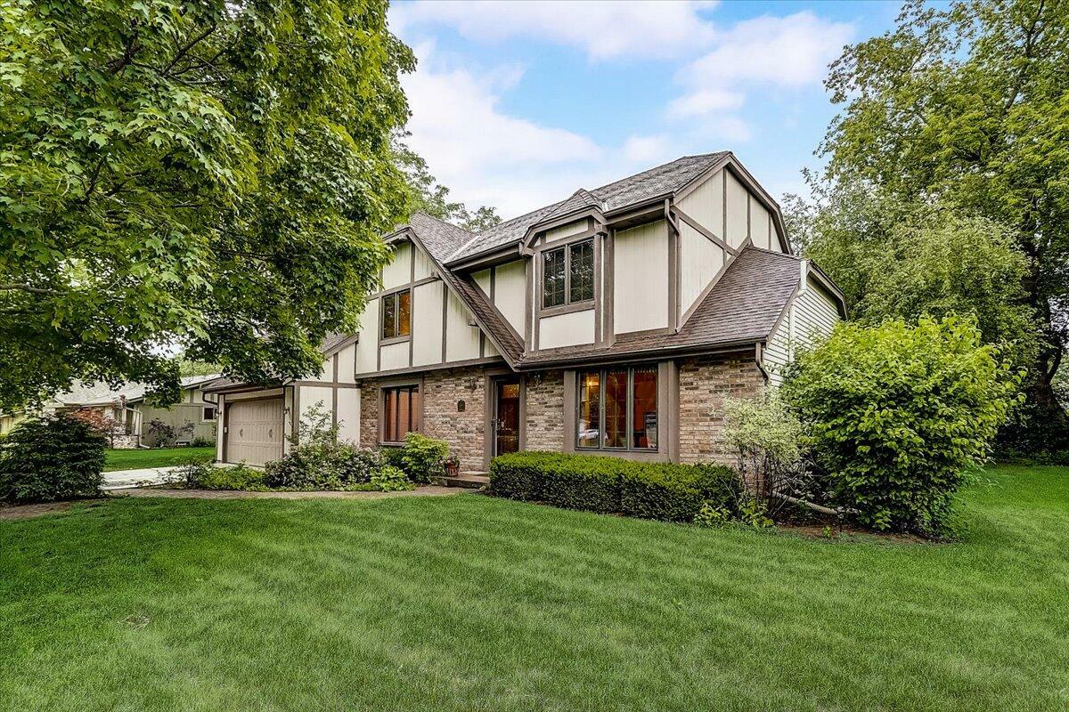 Property Photo: 921 Old Tower Rd WI 53066