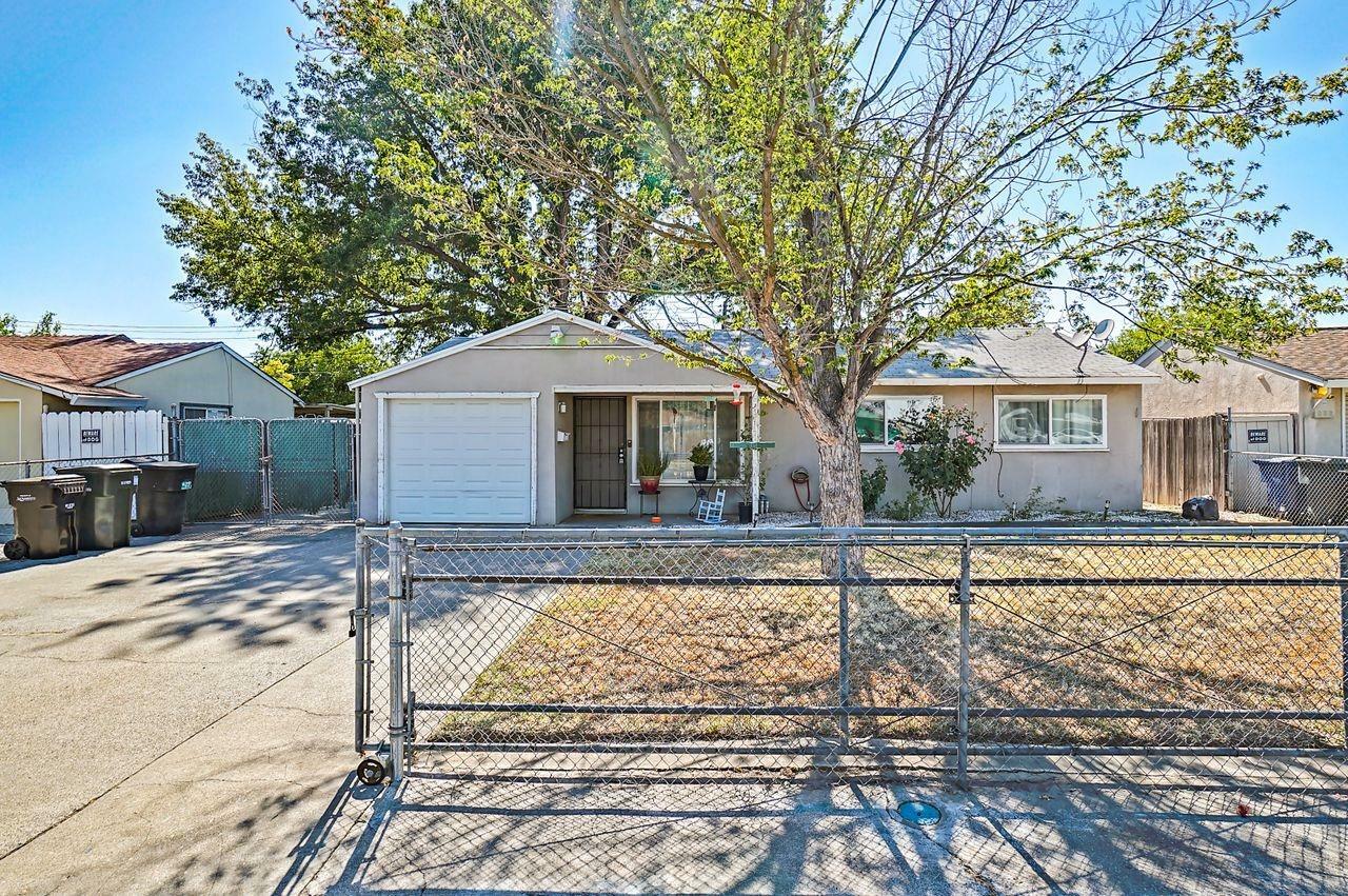 Property Photo:  3213 Bell Street  CA 95821 