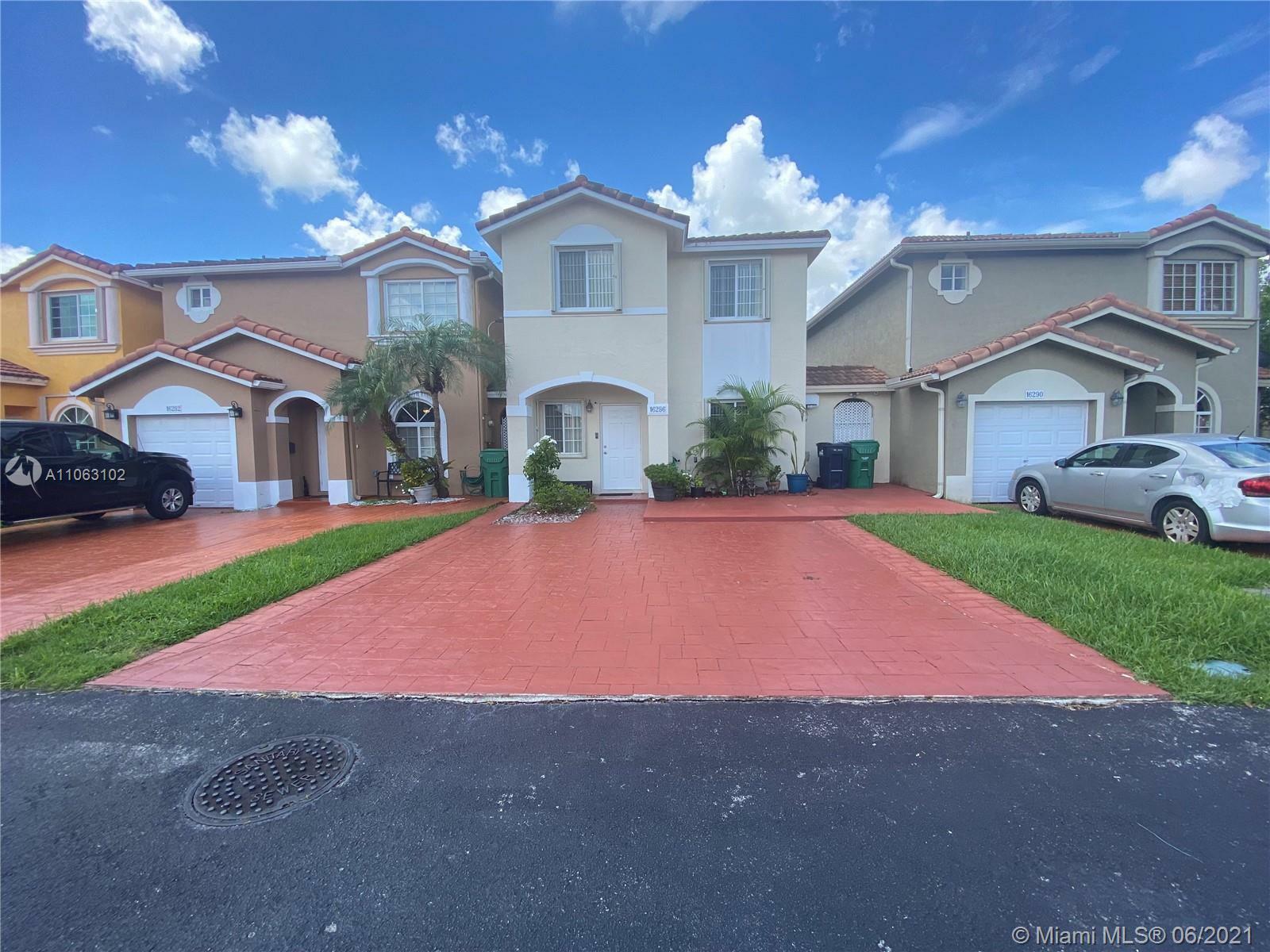 16286 SW 97th Ter  Miami FL 33196 photo