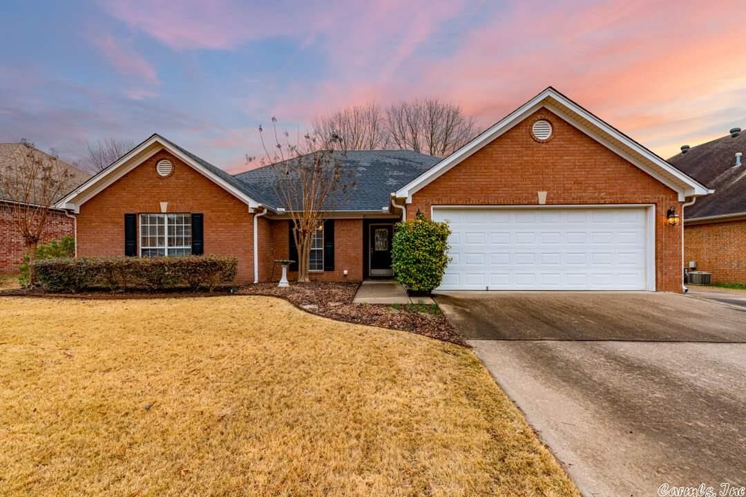 Property Photo: 1810 John Bryant Drive AR 72034-1111