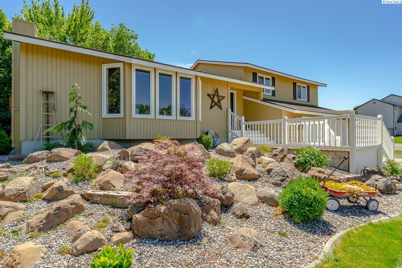 Property Photo:  5003 S Dayton Pl  WA 99337 