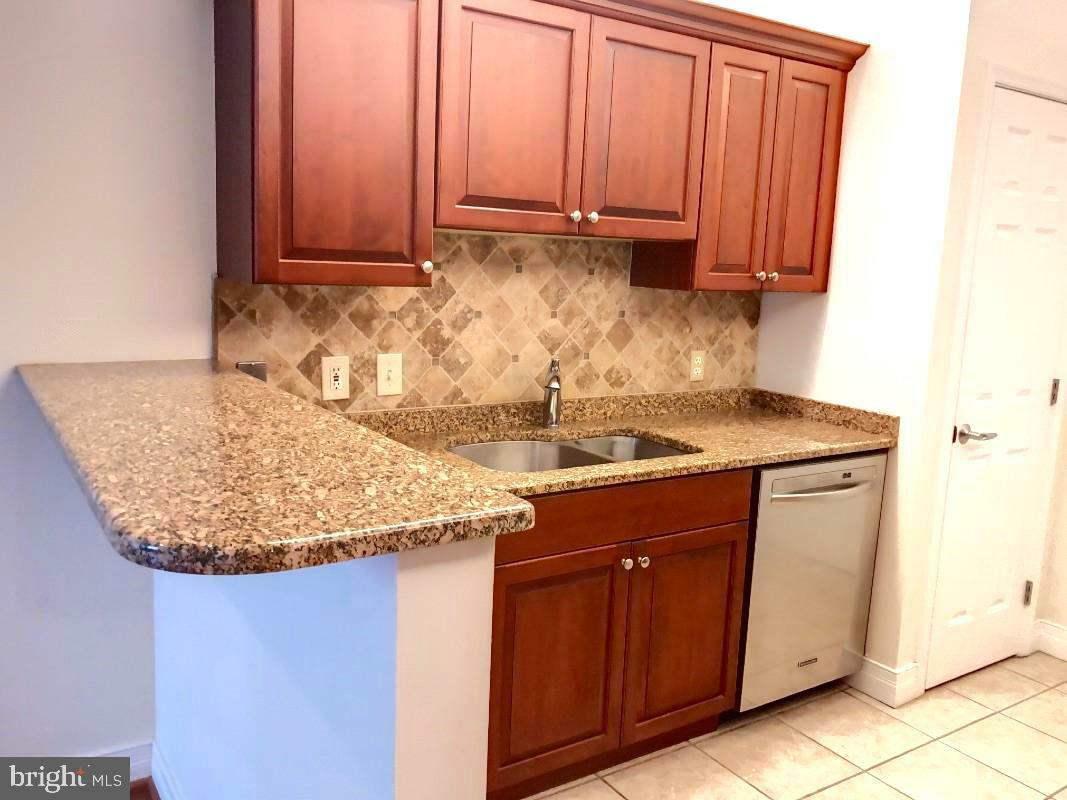 Property Photo: 1600 Arch Street 18 1814 PA 19103