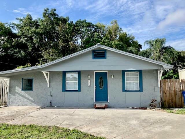 Property Photo: 105 E Wheeler Road FL 33584