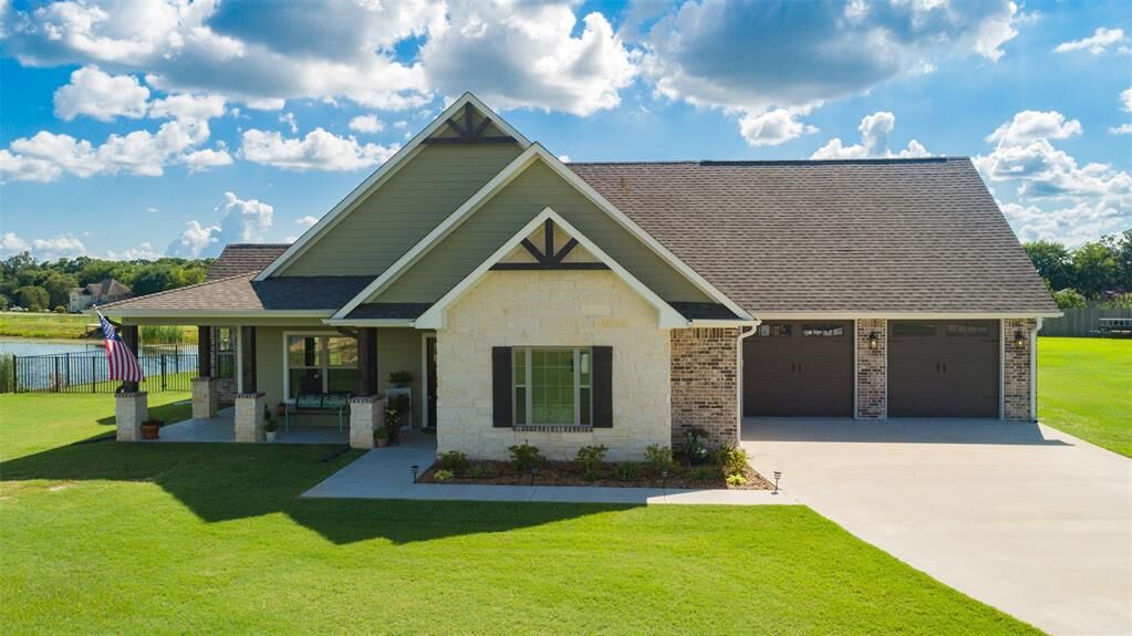 Property Photo:  100 Ely Drive  TX 75482 