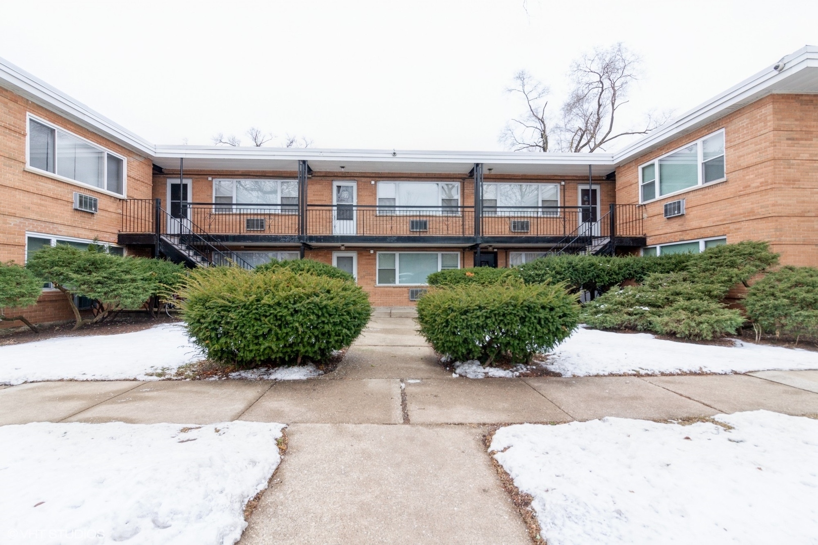 Property Photo: 405 Austin Street 11 IL 60515
