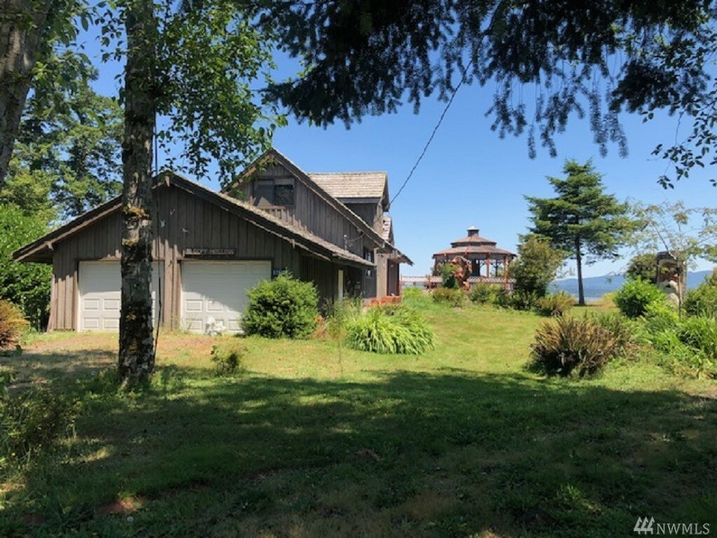 Property Photo:  17500 Sandridge Rd  WA 98631 