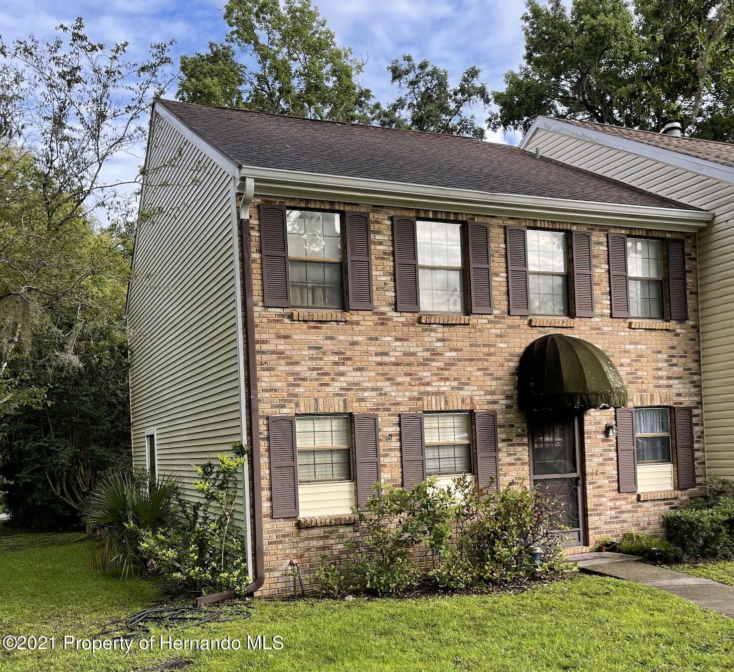 Property Photo:  960 Coachlight Lane  FL 34601 