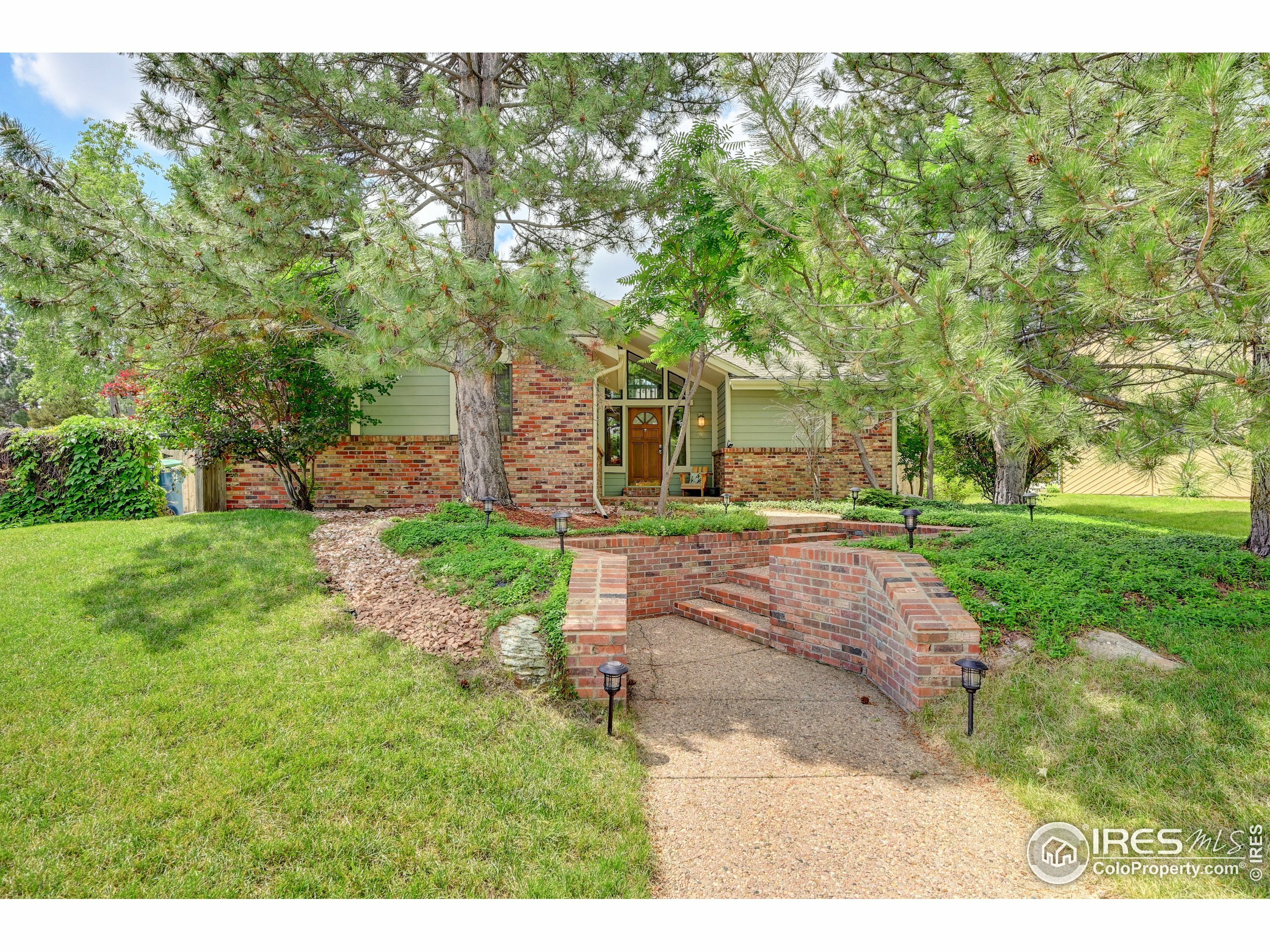 Property Photo:  524 W Cedar Pl  CO 80027 