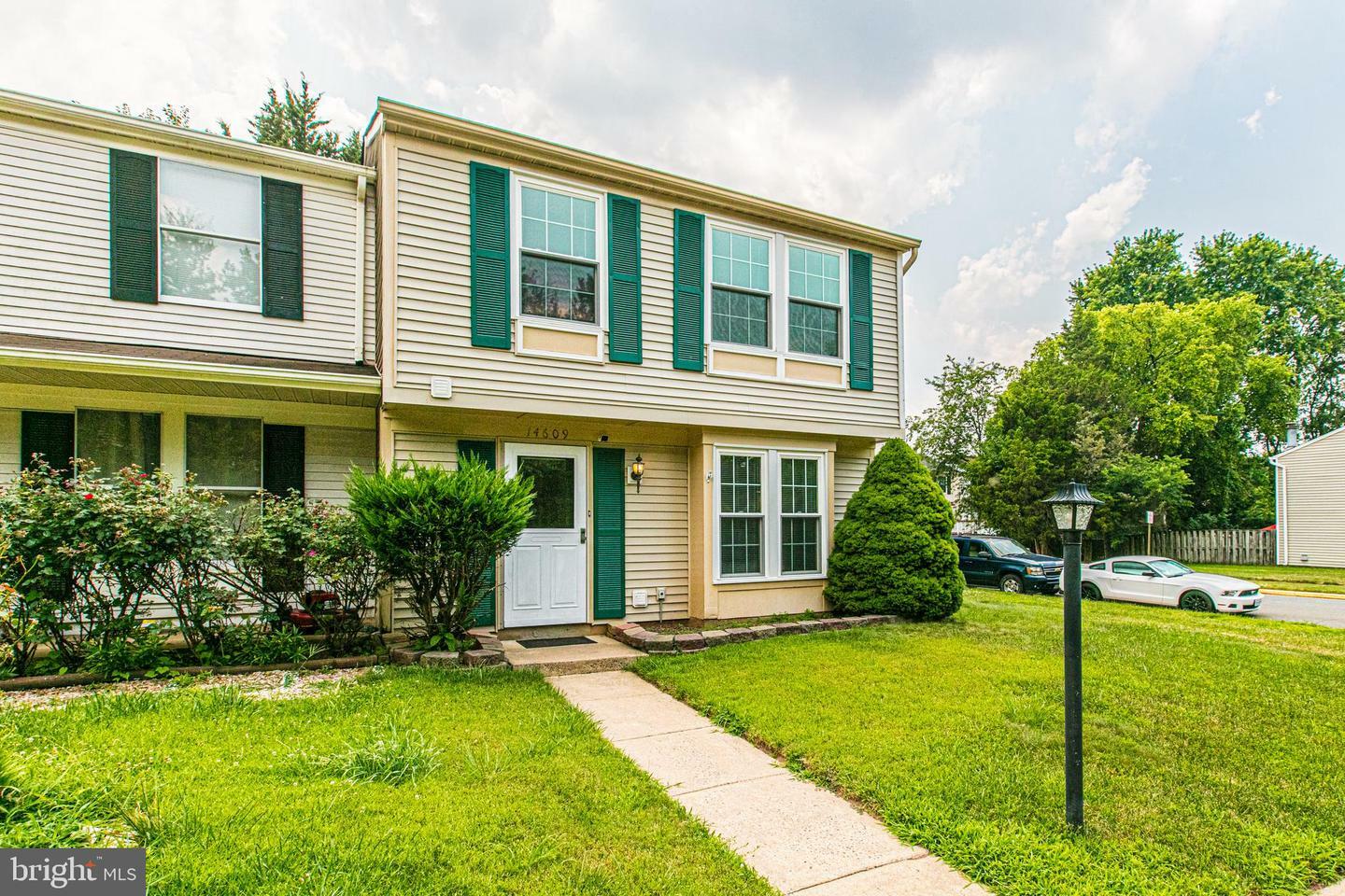 Property Photo: 14609 Cheverly Court VA 20120