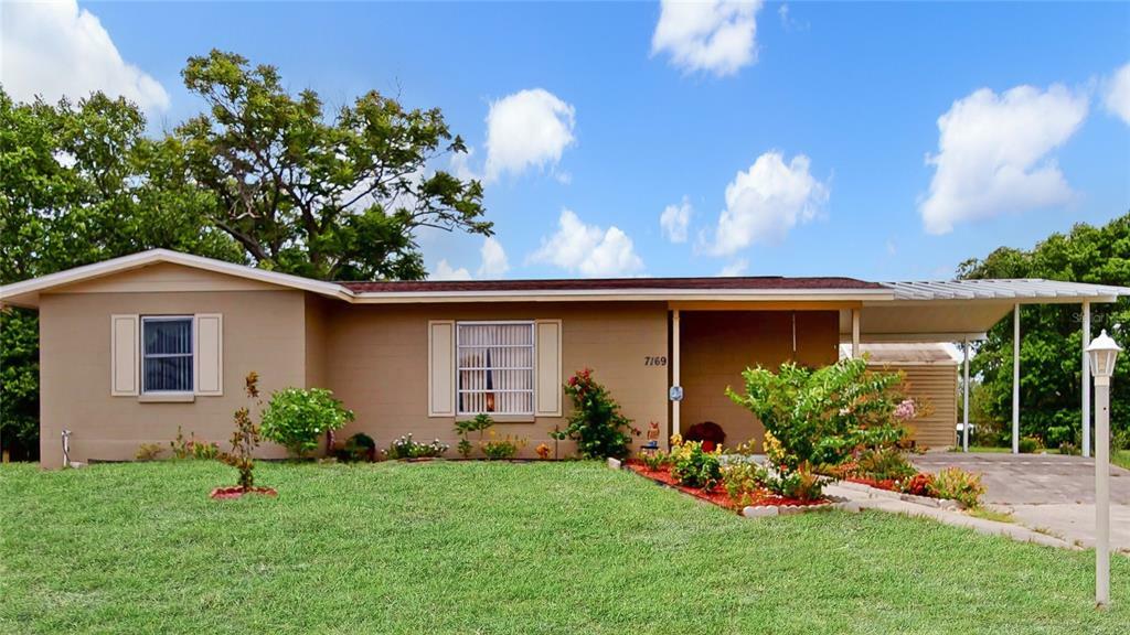 Property Photo:  7169 Catalina Street  FL 34606 