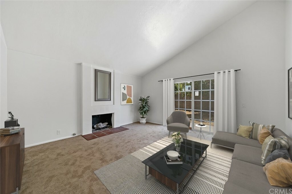 Property Photo:  10916 La Carta Avenue  CA 92708 