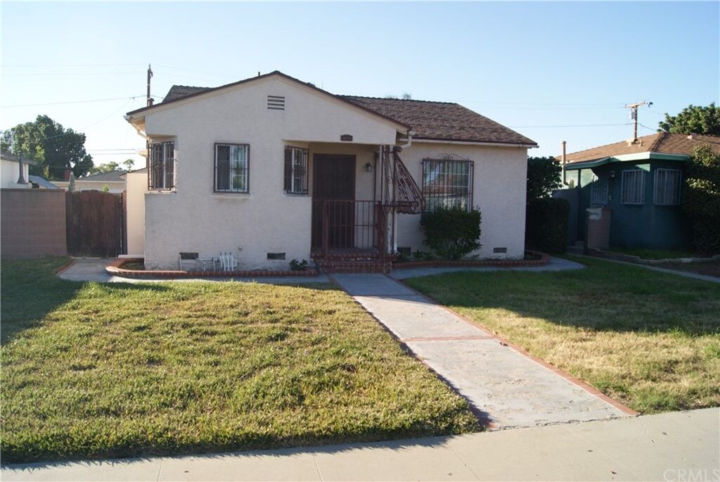 Property Photo:  2745 Delta Avenue  CA 90810 