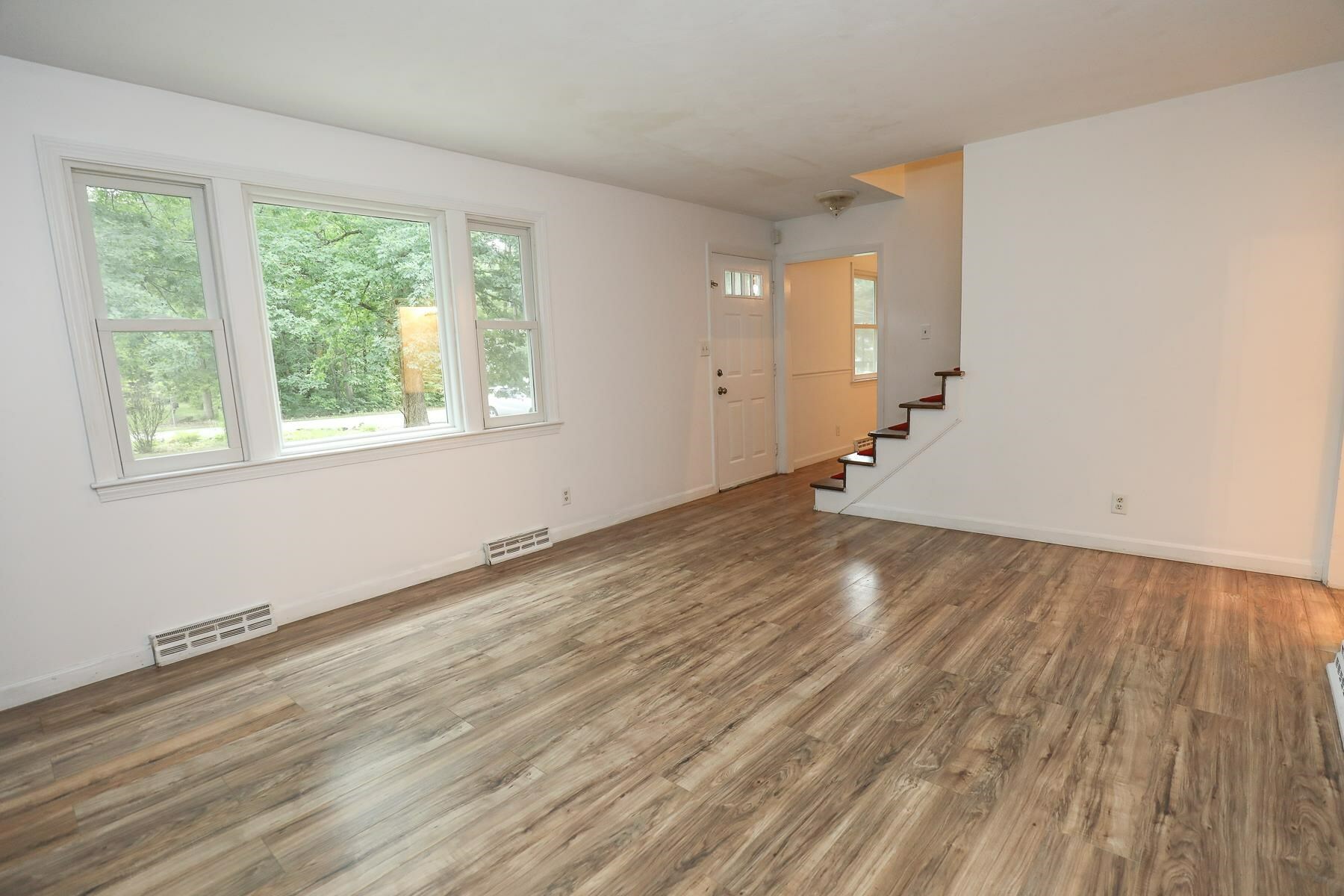 Property Photo: 120 Wire Road NH 03054