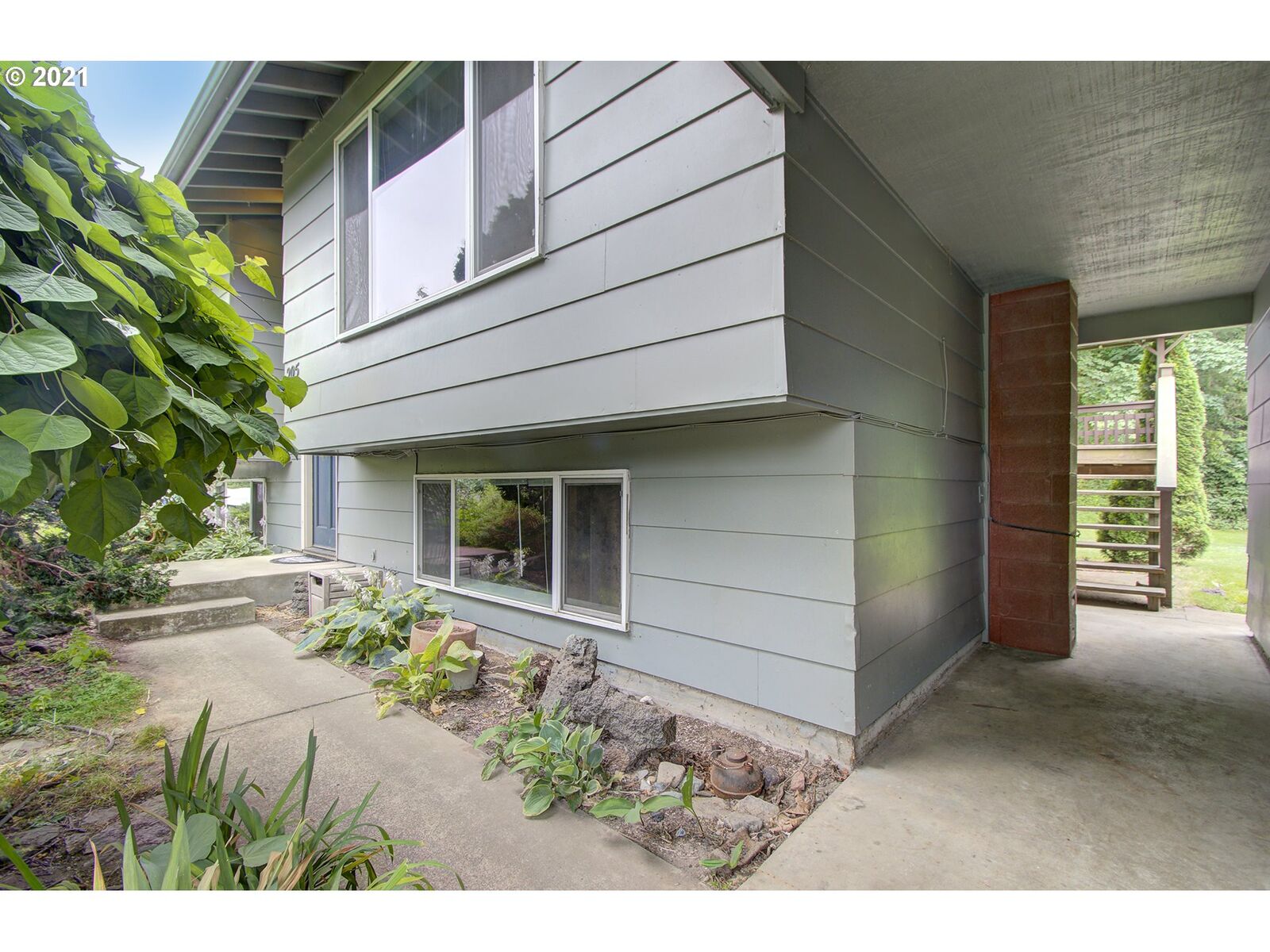 Property Photo: 205 Chapman Rd WA 98611