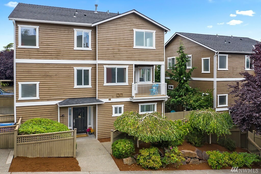 2208 W Ruffner  Seattle WA 98199 photo