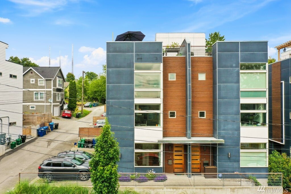 2112 E James St  Seattle WA 98122 photo