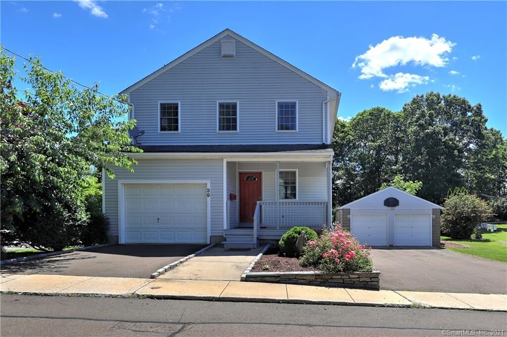 Property Photo:  39 Silver Street  CT 06405 