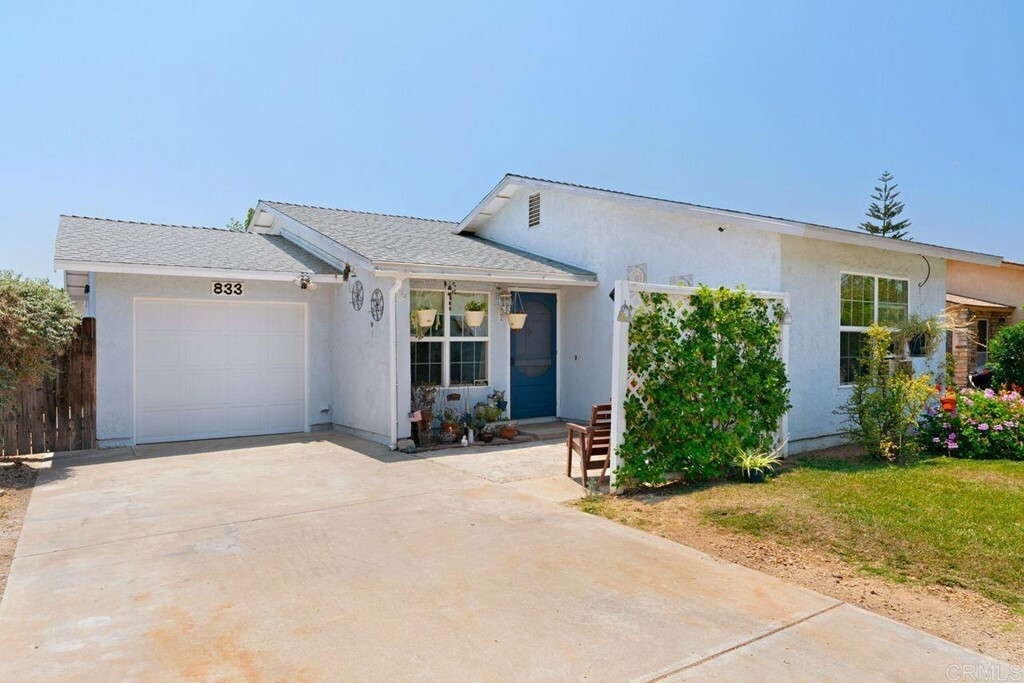 Property Photo:  833 Vineyard Road  CA 92069 