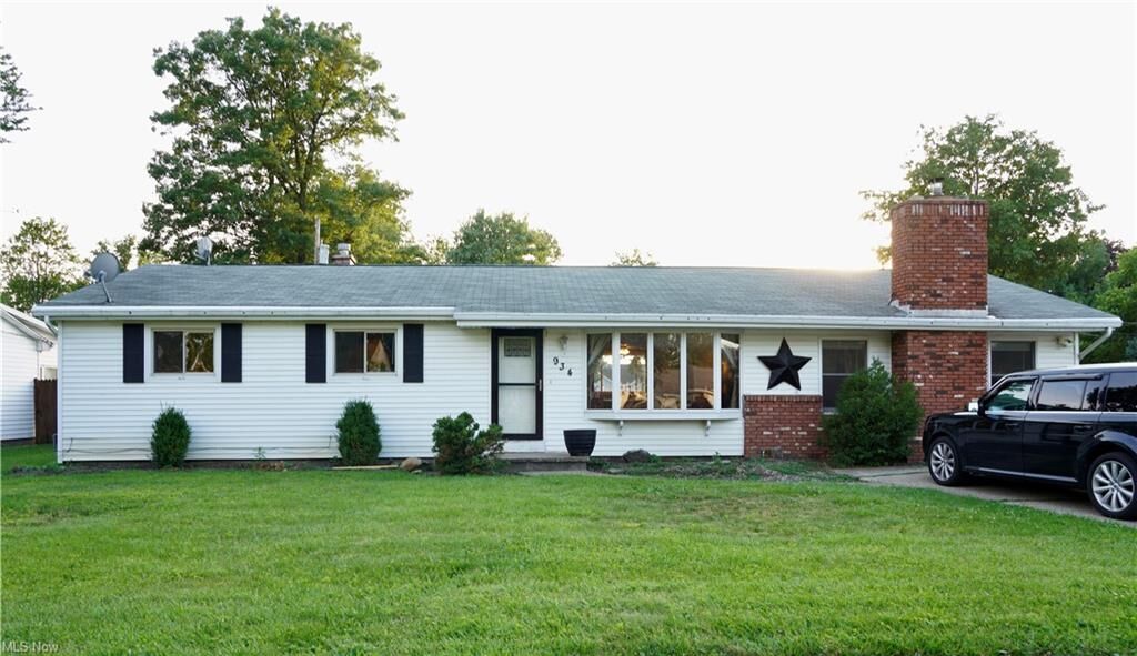 Property Photo:  934 Lake Breeze Road  OH 44054 