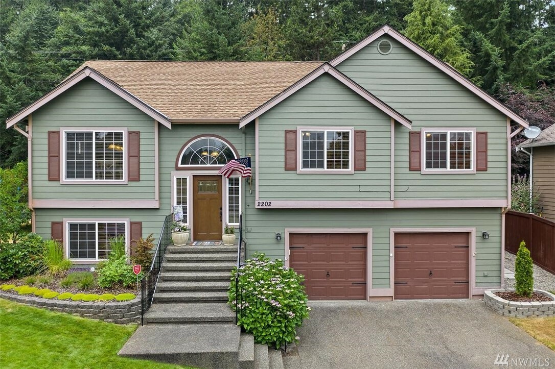 Property Photo: 2202 18th St SE WA 98372