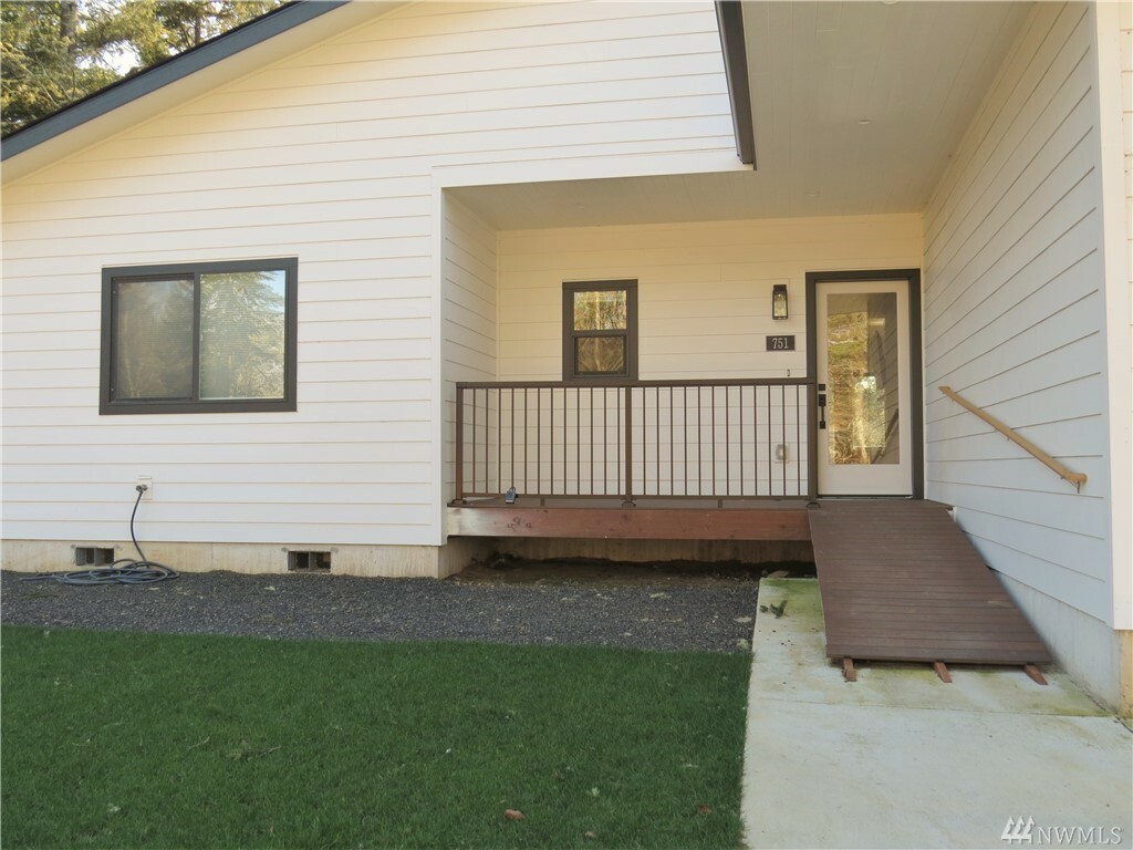 Property Photo: 751 Evergreen 98569 WA 98557