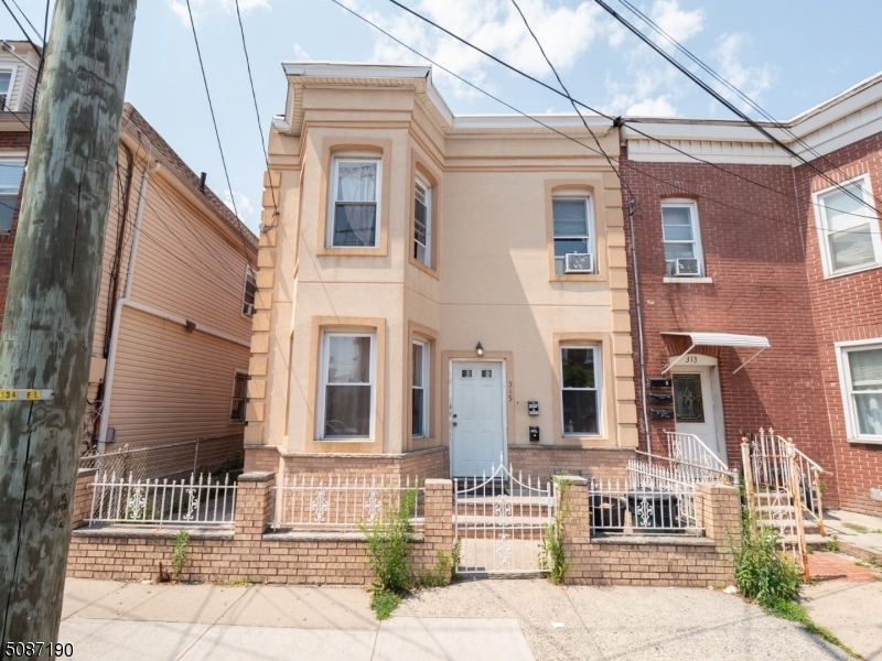 Property Photo:  315 S 5th St 2  NJ 07206 