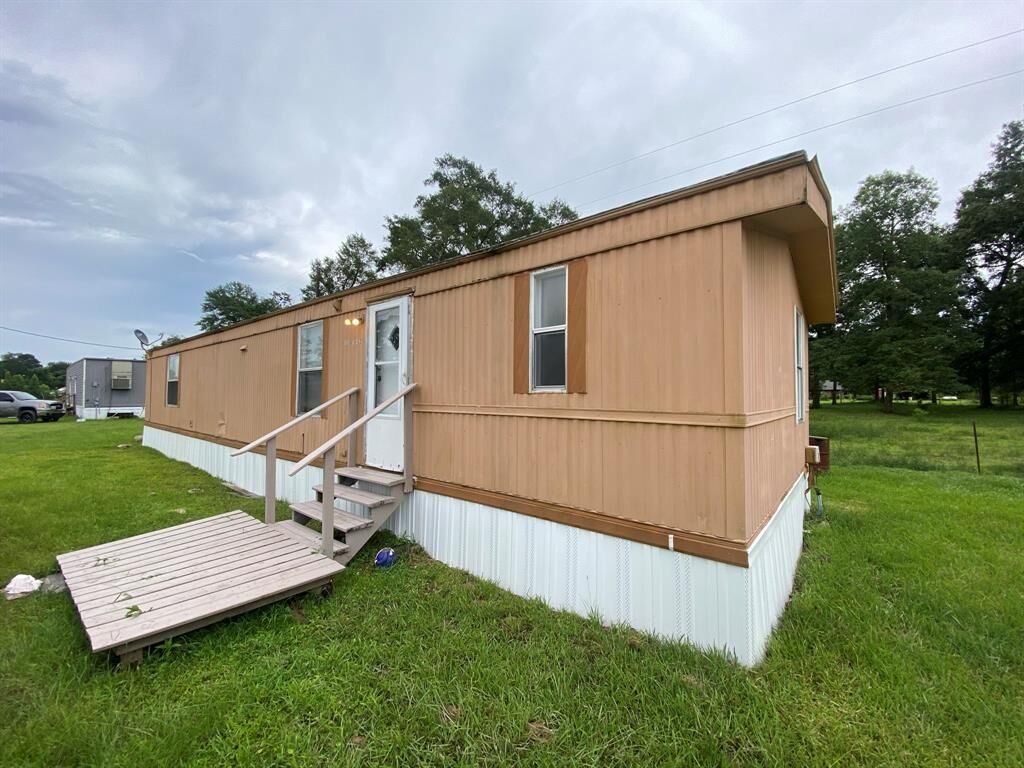 Property Photo:  16902 Pickering Road B  TX 77302 