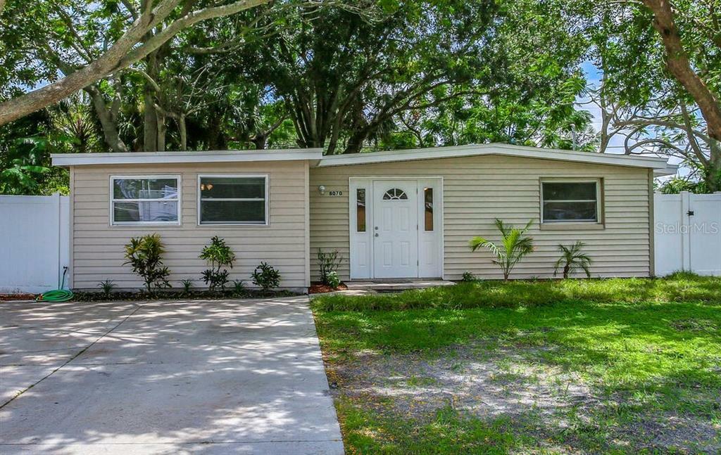 Property Photo:  8070 91st Terrace  FL 33777 