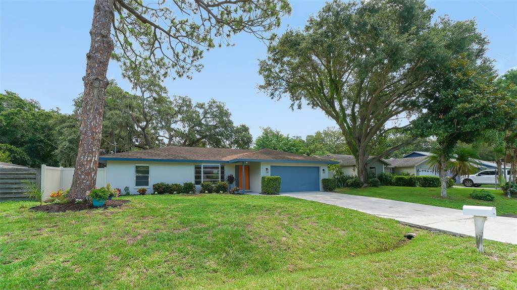 Property Photo:  2017 Arden Drive  FL 34232 