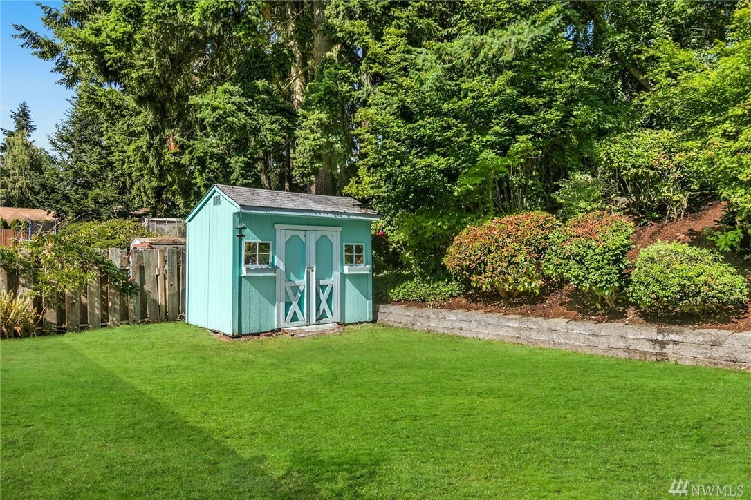 Property Photo:  19312 5 Ave S  WA 98148 