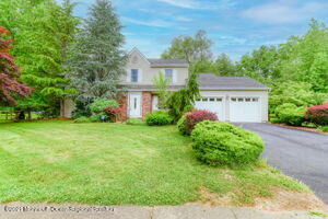 Property Photo:  10 Forge Court  NJ 07746 