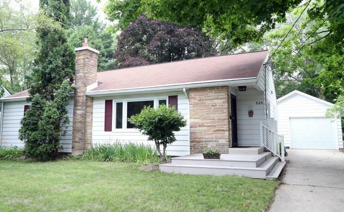 624 Orchard Dr  Madison WI 53711 photo
