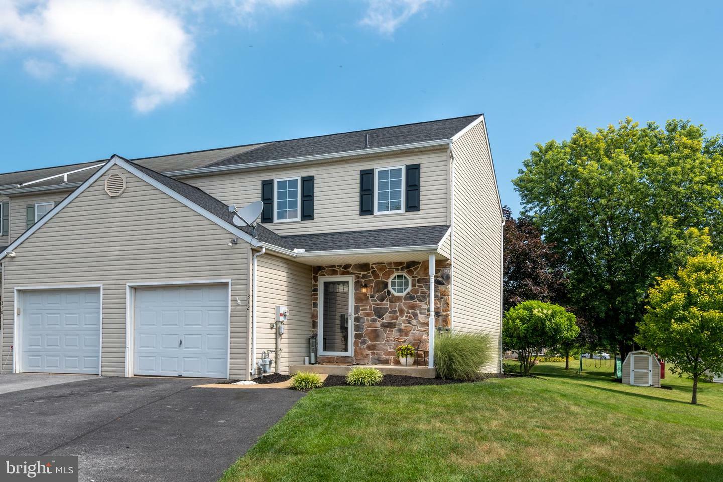 Property Photo:  312 Parklawn Court  PA 17601 