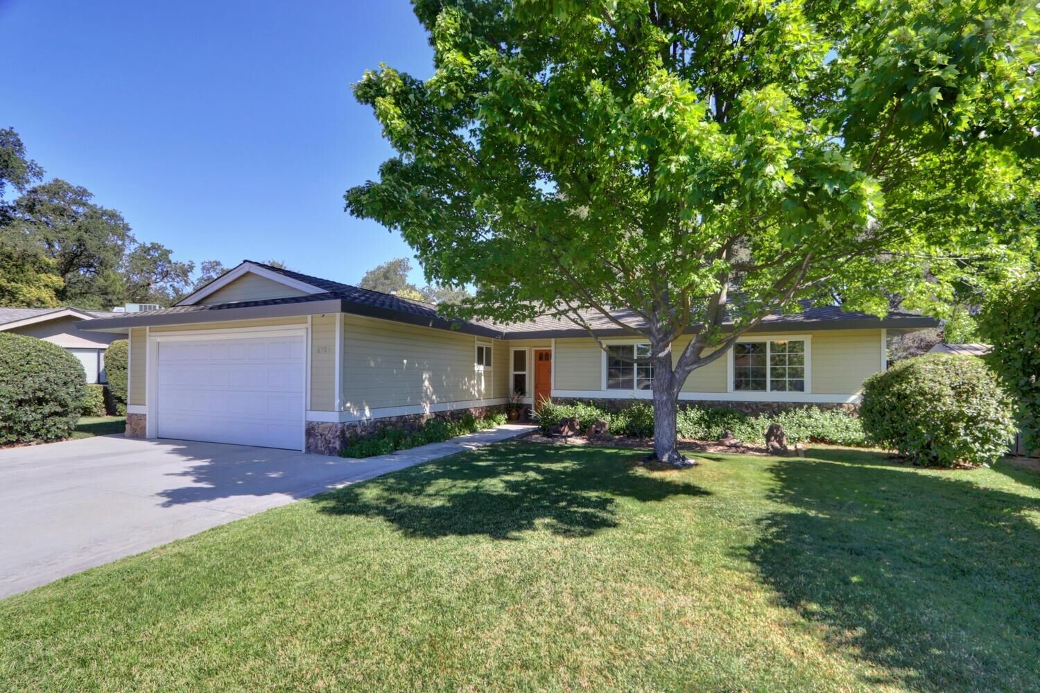 Property Photo: 6905 Brookcrest Way CA 95621