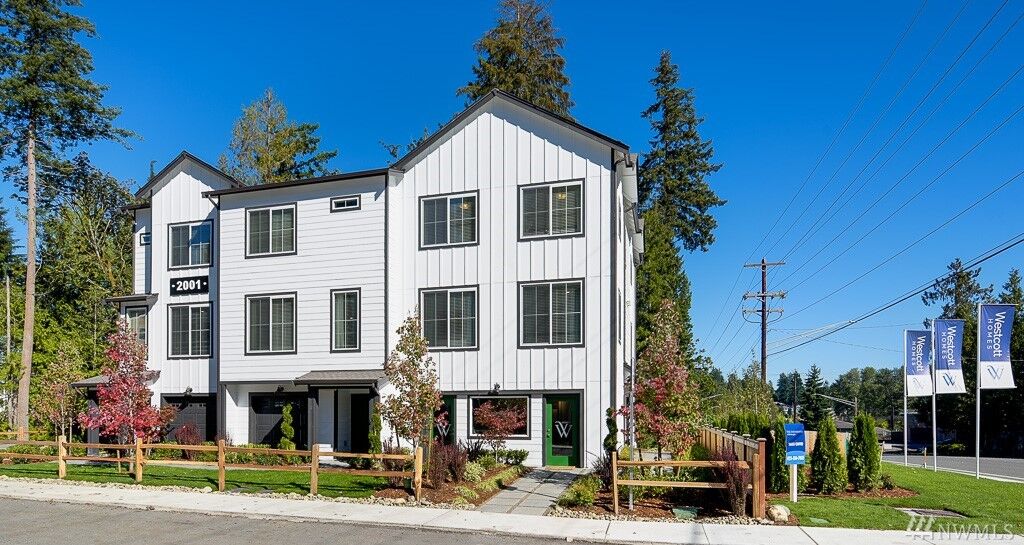 Property Photo:  2013 101st Ave SE 6  WA 98258 