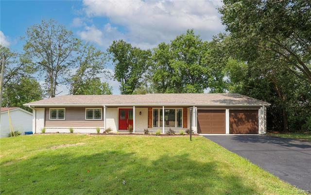 Property Photo: 815 Fernview Drive 63141