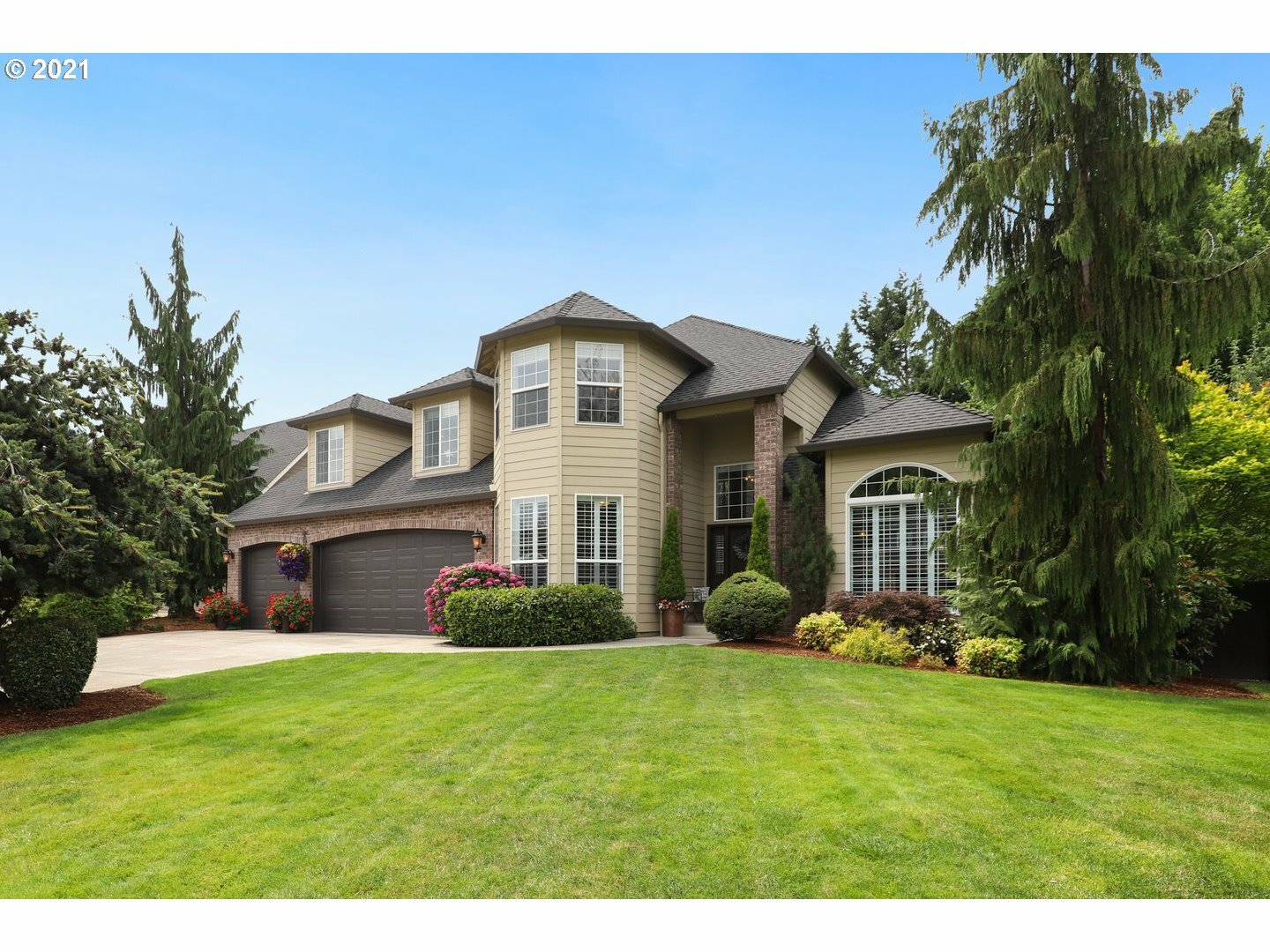 Property Photo:  14008 NW 53rd Ave  WA 98685 