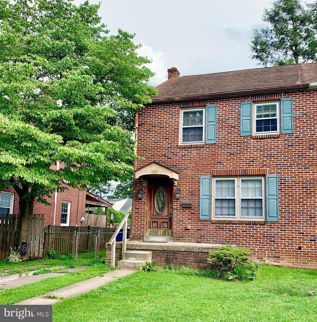 Property Photo: 1030 Edgemoor Court PA 17601
