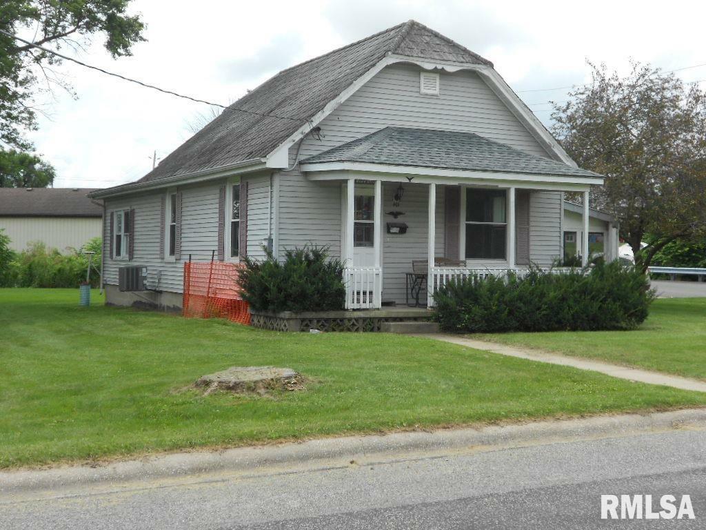 Property Photo: 401 W Randolph IL 61561-7636